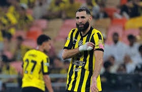 数学轶事：解析数学家利昂哈德·欧拉对概率论的奠基及其对赌博概率的早期思考。（数学趣闻：回顾欧拉奠定概率论基础及其对赌博概率的早期洞见）